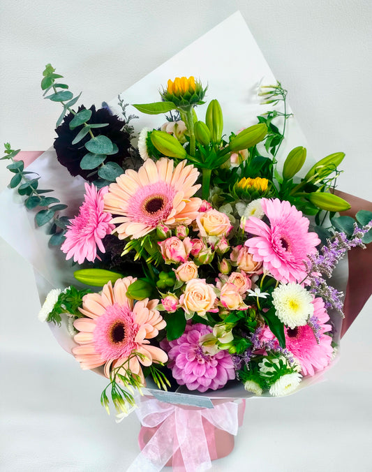 Deluxe Seasonal Bouquet